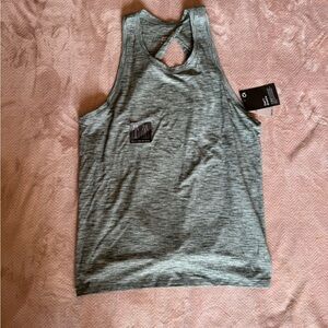 NWT Gap cut back top - size S